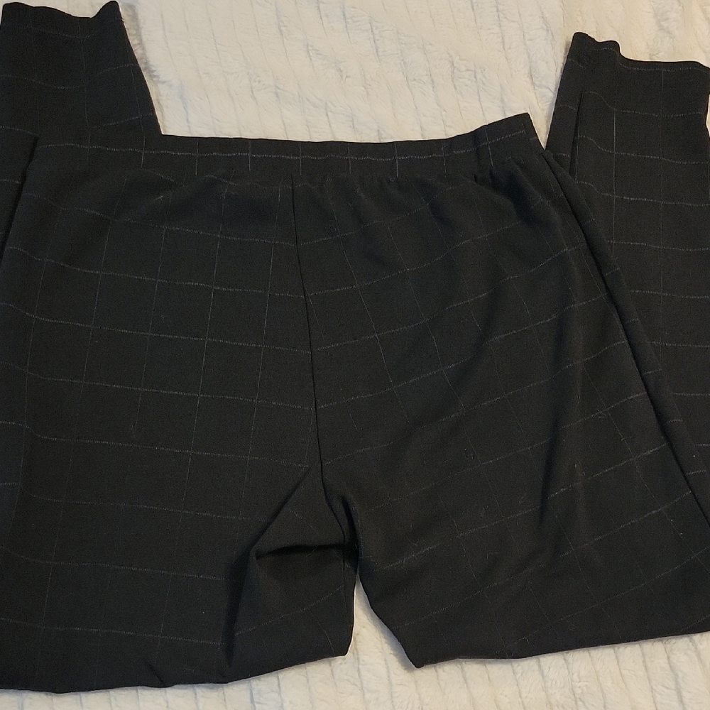 Ellen Tracy Black Dress Pants Sleek Tapered Design Thin Stripe Checkered Design - Picture 5 of 7
